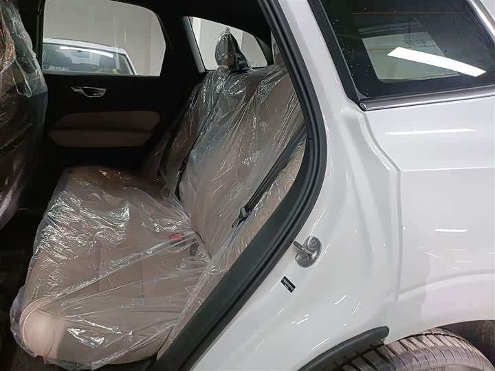 Volvo XC60 2026 2026款 B5 四驱智逸豪华版