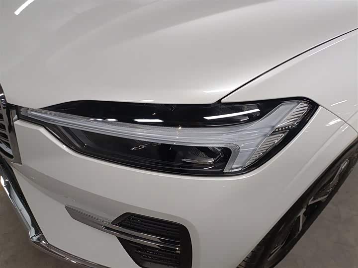 Volvo XC60 2026 2026款 B5 四驱智逸豪华版