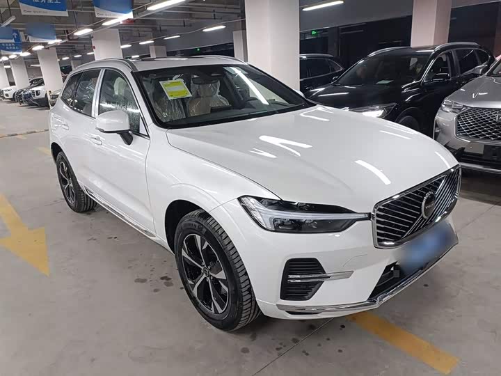 Volvo XC60 2026 2026款 B5 四驱智逸豪华版