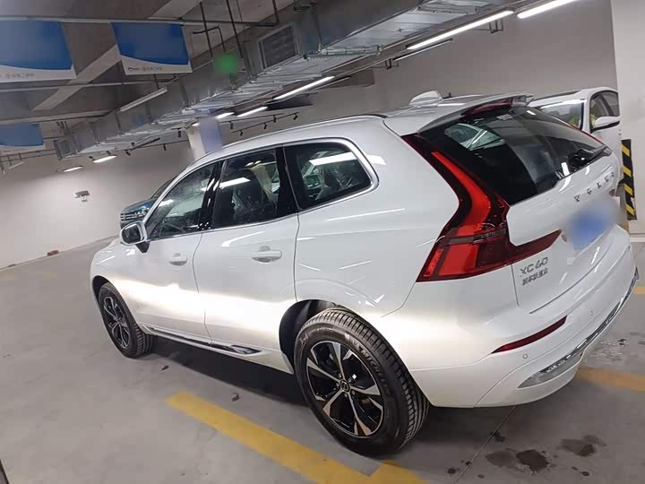 Volvo XC60 2026 2026款 B5 四驱智逸豪华版