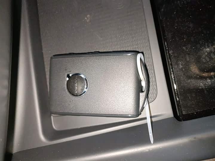 Volvo XC60 2026 2026款 B5 四驱智逸豪华版