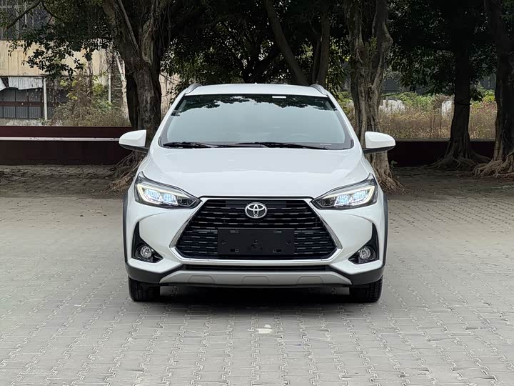 2022 Toyota Yaris L Hatchback