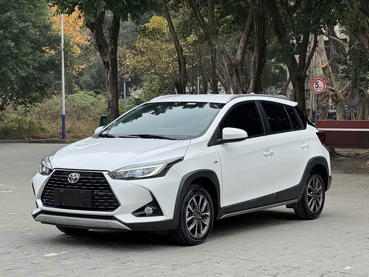 2022 Toyota Yaris L Hatchback