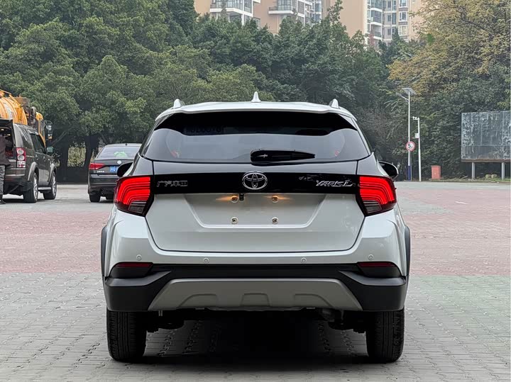 2022 Toyota Yaris L Hatchback