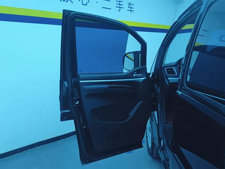 Dongfeng Forthing Lingzhi M5 2023 2023款 M5L 1.6L 舒适型 7座