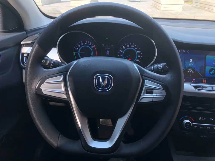 Changan Eado EV 2022 2022款 EV460 智行网约版 磷酸铁锂