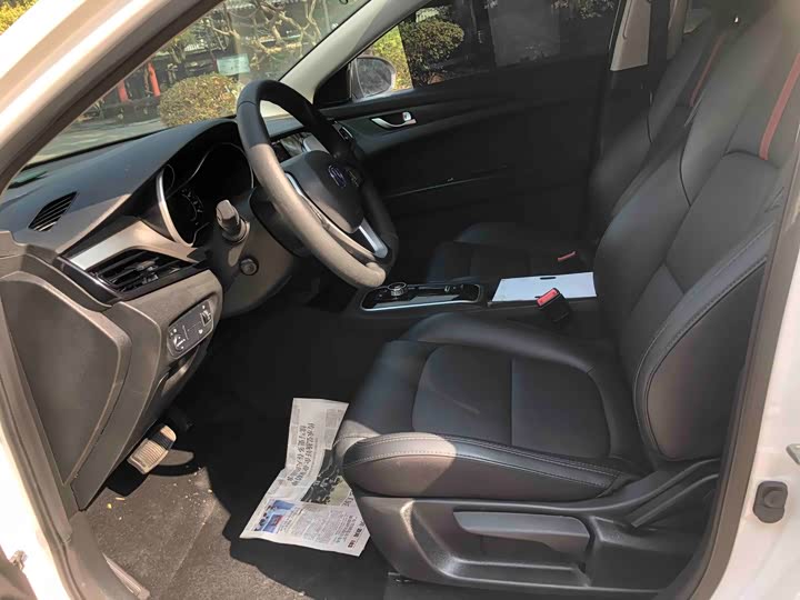 Changan Eado EV 2022 2022款 EV460 智行网约版 磷酸铁锂