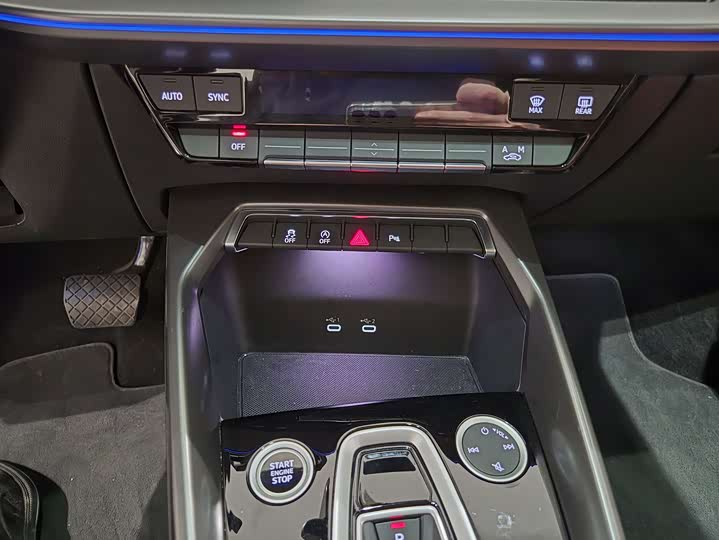 Audi A3 2025 2025款 A3L Limousine 35TFSI 飞驰尊享型