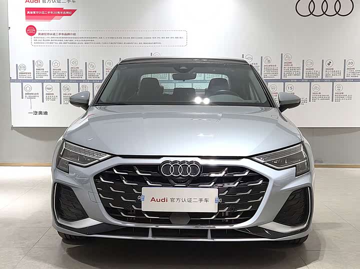 Audi A3 2025 2025款 A3L Limousine 35TFSI 飞驰尊享型