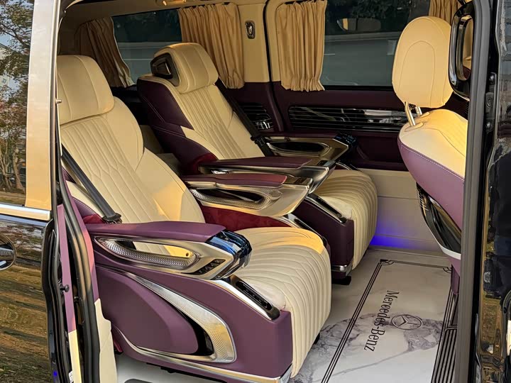 Mercedes-Benz Vito 2024 2024款 2.0T 商务版 7座