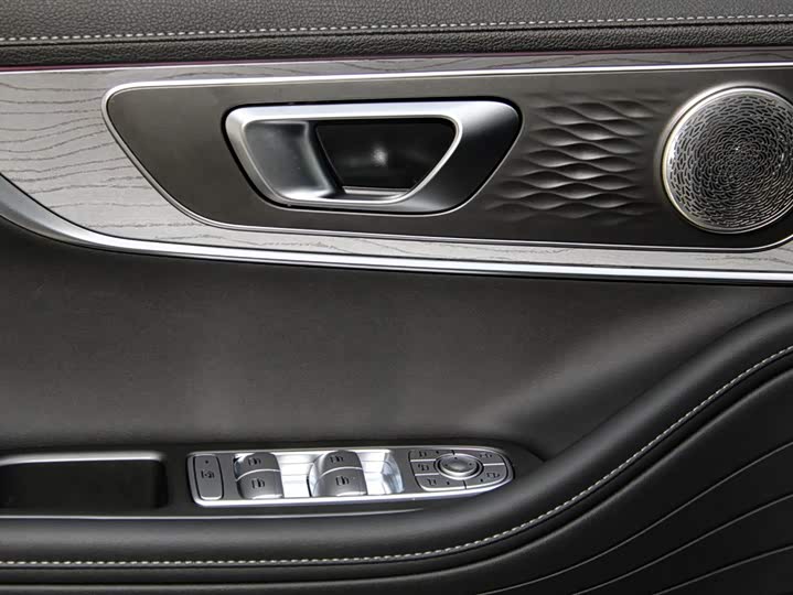 Chery Tiggo 8 Pro Hybrid 2025 2025款 冠军版 1.5T 100km 尊贵型