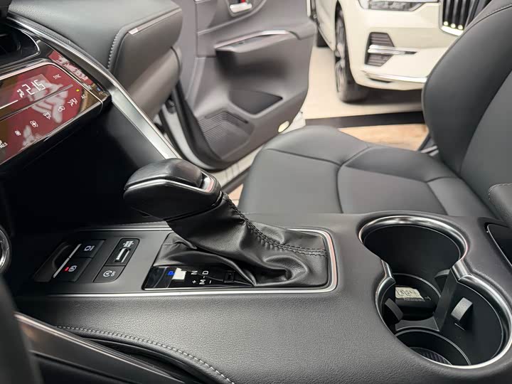 Toyota Venza 2024 2024款 2.0L CVT两驱豪华版