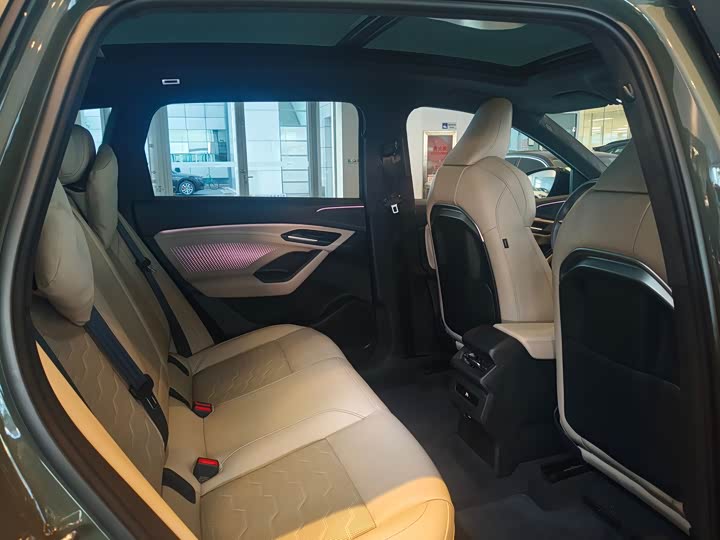 Audi Q6L e-tron 2026 2026款 首发领航版