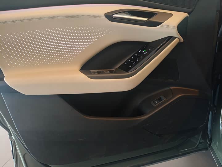 Audi Q6L e-tron 2026 2026款 首发领航版