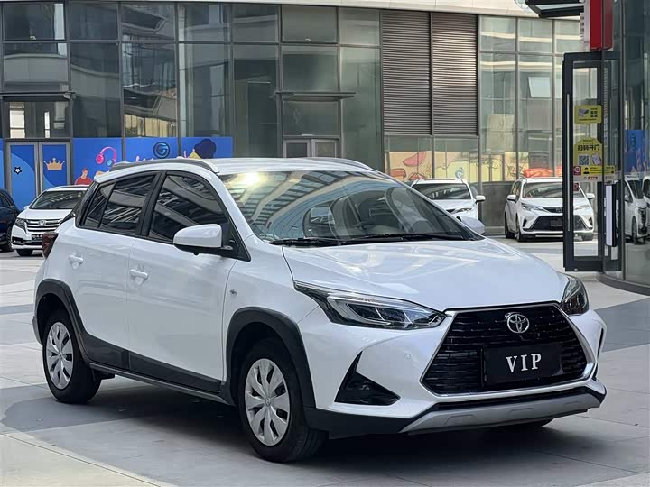 2022 Toyota Yaris L Hatchback