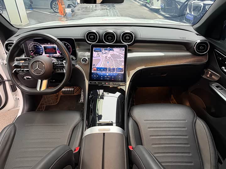 Mercedes-Benz GLC-Class Coupe 2025 2025款 GLC 260 4MATIC 轿跑SUV