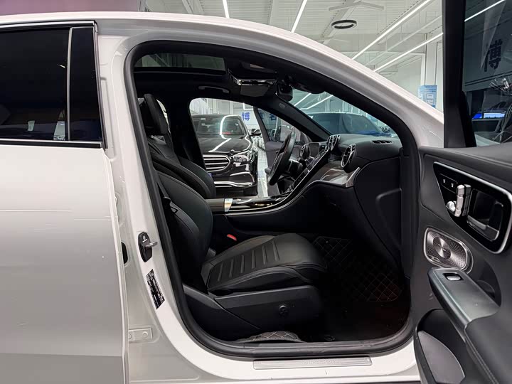 Mercedes-Benz GLC-Class Coupe 2025 2025款 GLC 260 4MATIC 轿跑SUV
