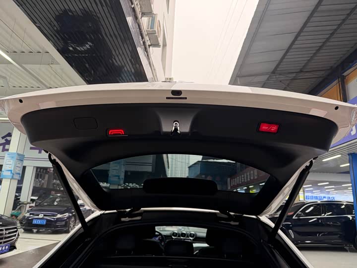 Mercedes-Benz GLC-Class Coupe 2025 2025款 GLC 260 4MATIC 轿跑SUV