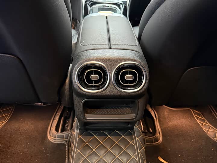 Mercedes-Benz GLC-Class Coupe 2025 2025款 GLC 260 4MATIC 轿跑SUV