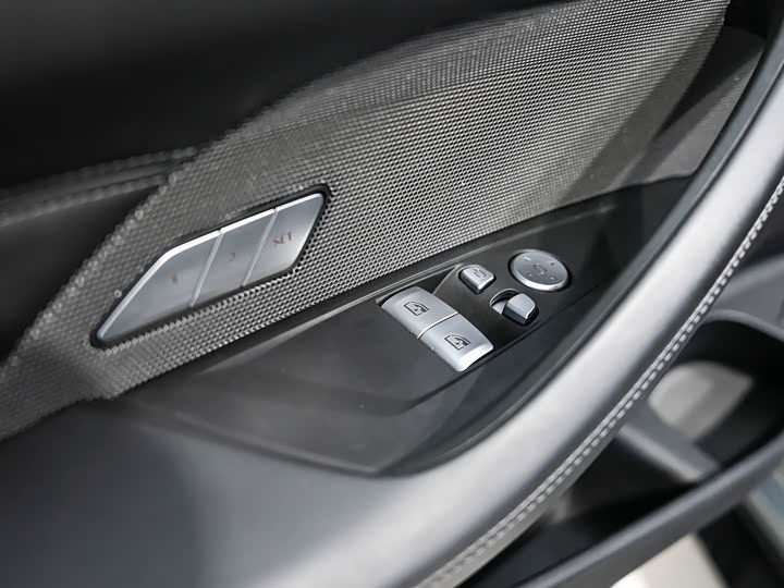 BMW M4 2024 2024款 M4双门轿跑车 M xDrive 雷霆版