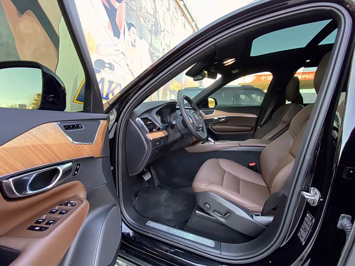 Volvo XC90 2025 2025款 B6 智逸豪华版 7座