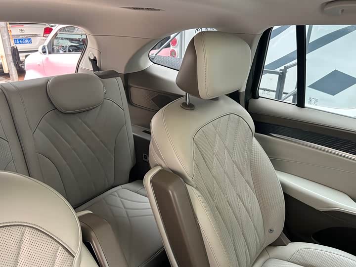 Roewe RX9 2023 2023款 2.0T 两驱越享版