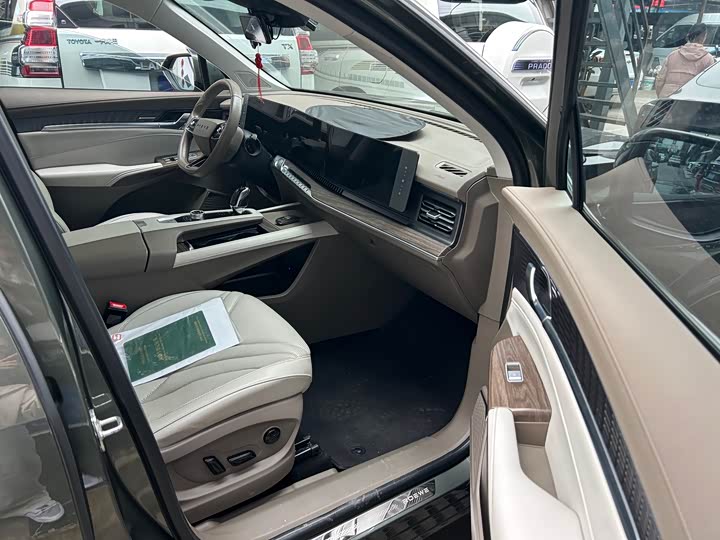 Roewe RX9 2023 2023款 2.0T 两驱越享版