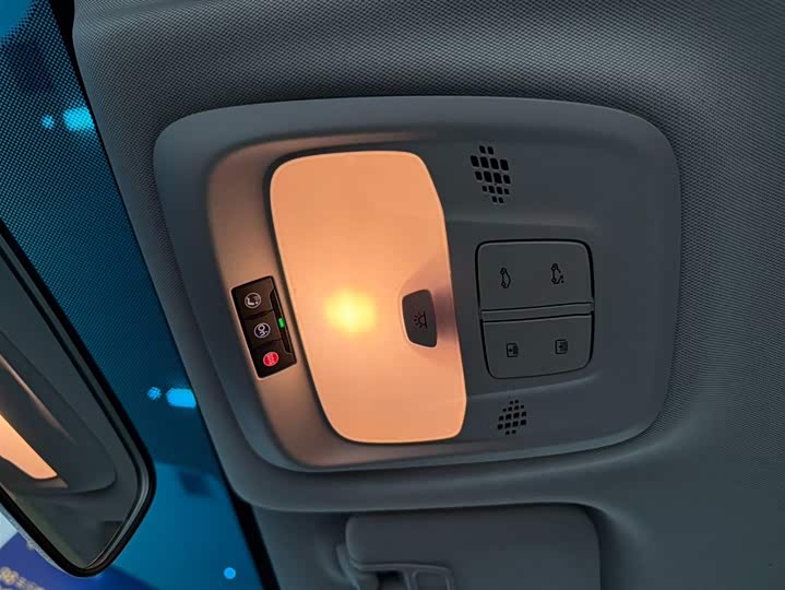 Chevrolet Orlando 2020 2020款 轻混 Redline 530T 自动纵享版（5+2款）