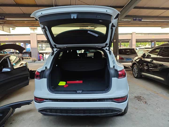 Audi Q6L e-tron 2026 2026款 首发领航版