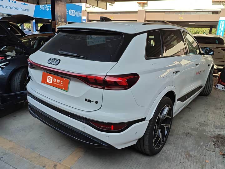 Audi Q6L e-tron 2026 2026款 首发领航版