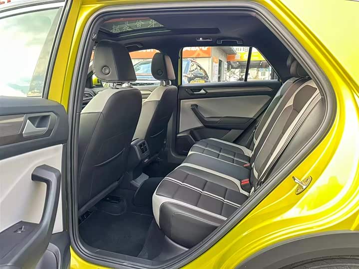 Volkswagen T-Roc 2023 2023款 300TSI DSG两驱星光版