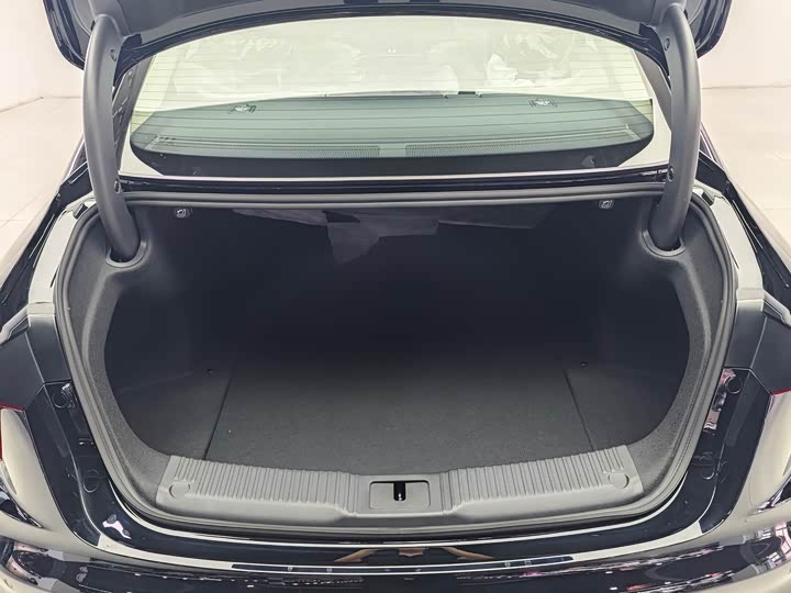 Hongqi H5 2025 2025款 2.0T 自动旗畅版