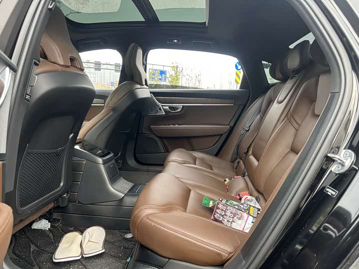 Volvo S90 Hybrid 2024 2024款 插电式混动 四驱长续航智雅豪华版