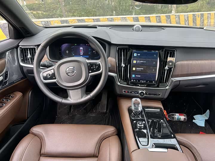 Volvo S90 Hybrid 2024 2024款 插电式混动 四驱长续航智雅豪华版