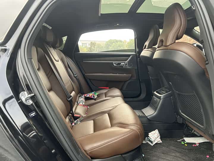 Volvo S90 Hybrid 2024 2024款 插电式混动 四驱长续航智雅豪华版