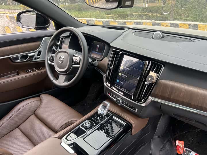 Volvo S90 Hybrid 2024 2024款 插电式混动 四驱长续航智雅豪华版