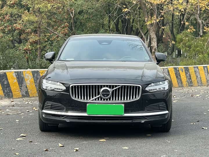Volvo S90 Hybrid 2024 2024款 插电式混动 四驱长续航智雅豪华版