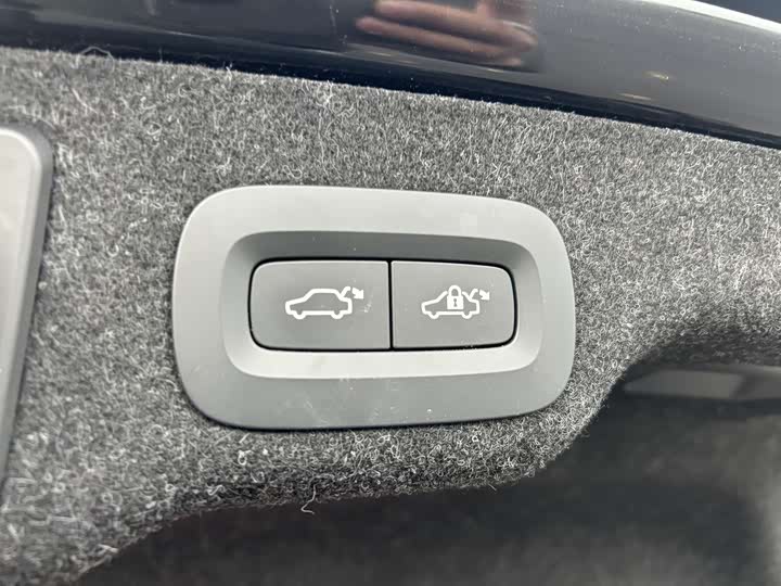 Volvo S90 Hybrid 2024 2024款 插电式混动 四驱长续航智雅豪华版