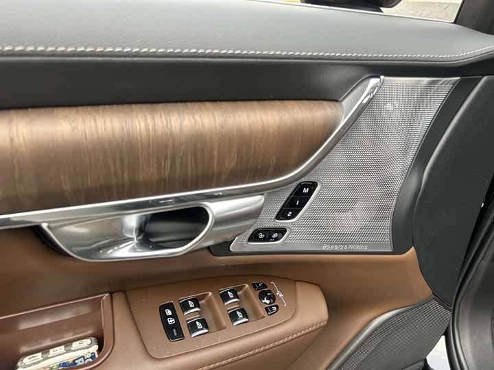 Volvo S90 Hybrid 2024 2024款 插电式混动 四驱长续航智雅豪华版