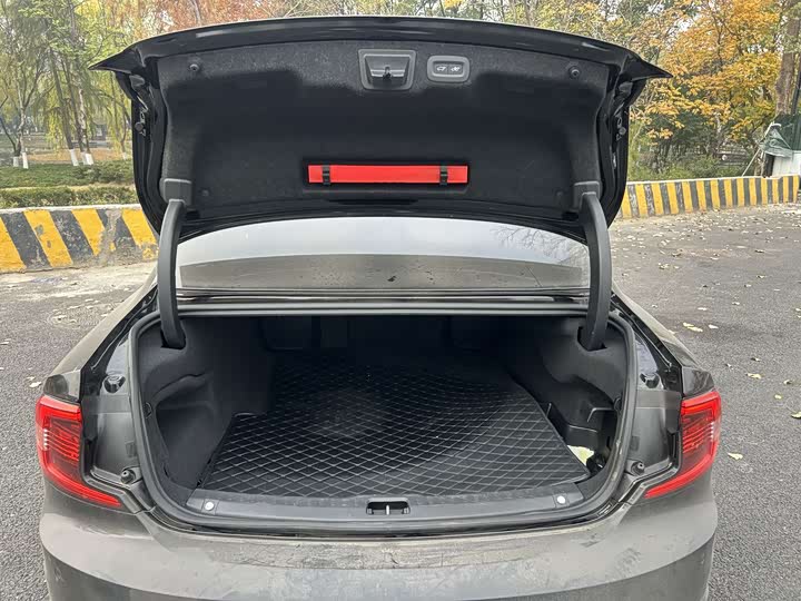 Volvo S90 Hybrid 2024 2024款 插电式混动 四驱长续航智雅豪华版