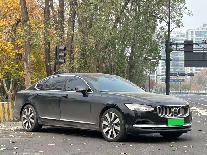 Volvo S90 Hybrid 2024 2024款 插电式混动 四驱长续航智雅豪华版