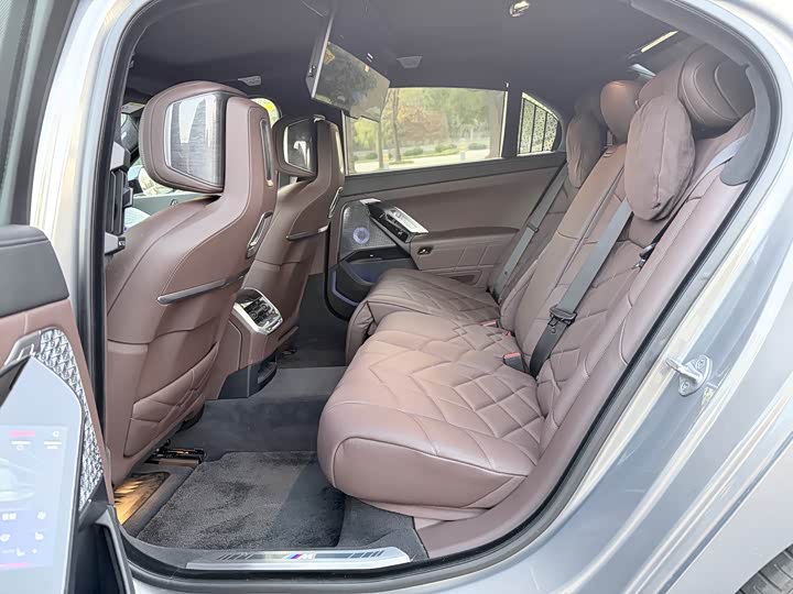 BMW i7 2023 2023款 xDrive60L 豪华套装