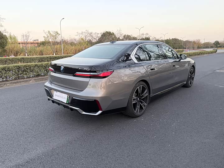 BMW i7 2023 2023款 xDrive60L 豪华套装