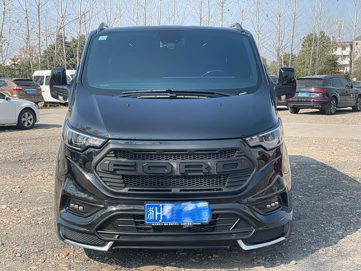 2024 Ford Tourneo