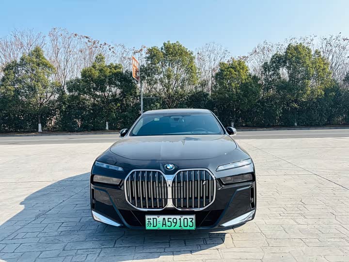 BMW i7 2023 2023款 eDrive50L 尊享M运动套装