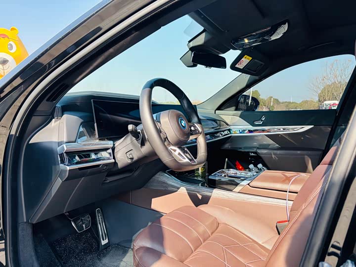 BMW i7 2023 2023款 eDrive50L 尊享M运动套装