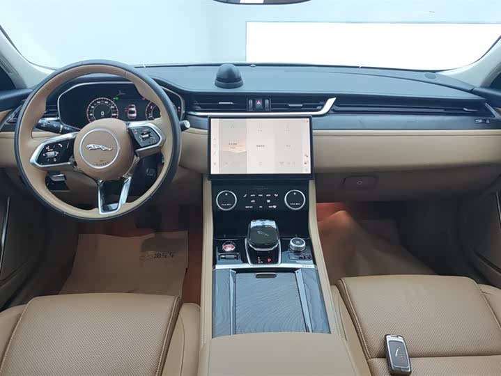 Jaguar XF L 2024 2024款 2.0T P250 两驱尊享豪华版