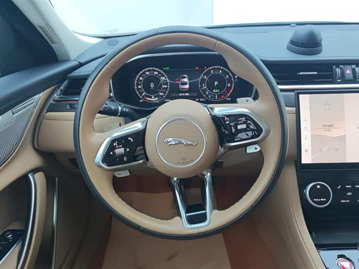 Jaguar XF L 2024 2024款 2.0T P250 两驱尊享豪华版