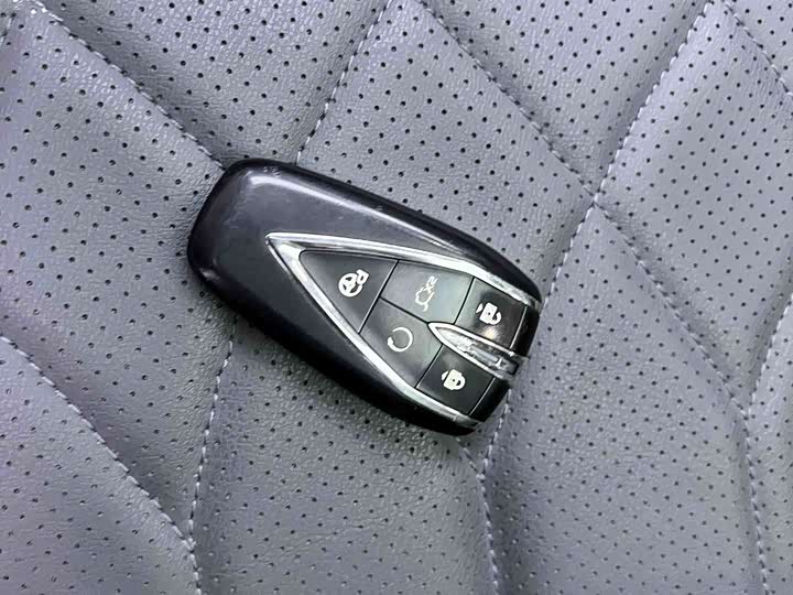 Changan UNI-Z Hybrid 2024 2024款 蓝鲸智电iDD 125km 卓越型