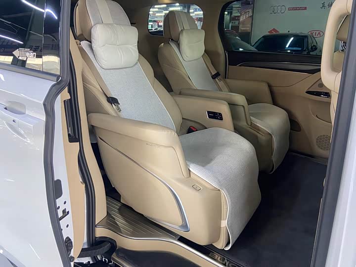 Buick GL8 Hybrid 2025 2025款 陆尚 尊享版 7座